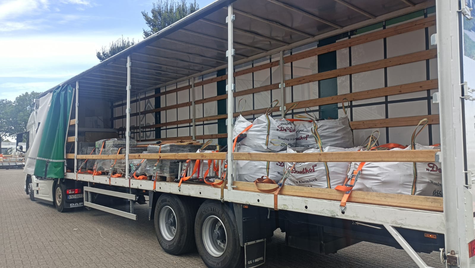 f8c5355d-521c-4391-83b0-59248b820a37